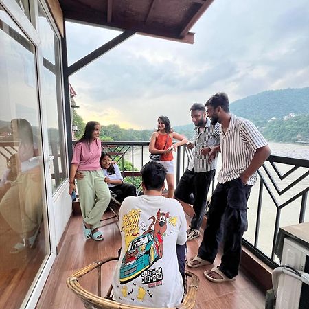 Joey'S By The Ganges Hostel Rishīkesh Buitenkant foto