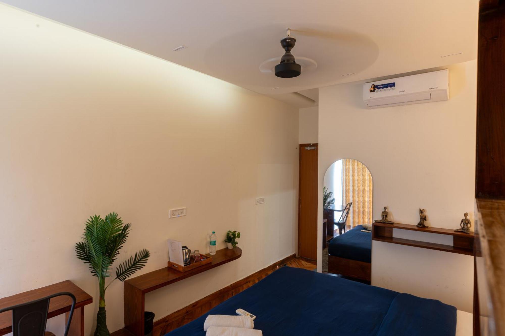 Joey'S By The Ganges Hostel Rishīkesh Buitenkant foto